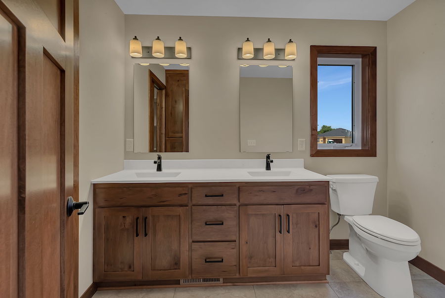 Large bathroom with double sink vanity